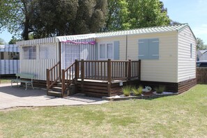 Chalet, 2 Bedrooms | 2 bedrooms, iron/ironing board, cots/infant beds