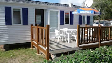Chalet, 2 Bedrooms | Terrace/patio