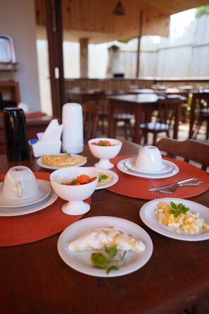 Bao gồm bữa sáng buffet hàng ngày 