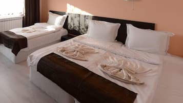 Twin Room, Balcony | 1 bedroom, soundproofing, iron/ironing board, free WiFi