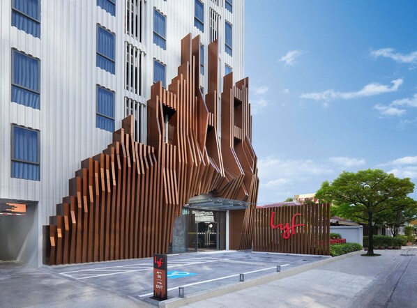 Exterior - lyf Sukhumvit 8 Bangkok (Bangkok)