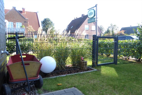 المنطقة المحيطة بالمنشأة