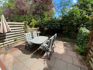 Outdoor dining - Hello and welcome to Haus Mellum! (Dangast)