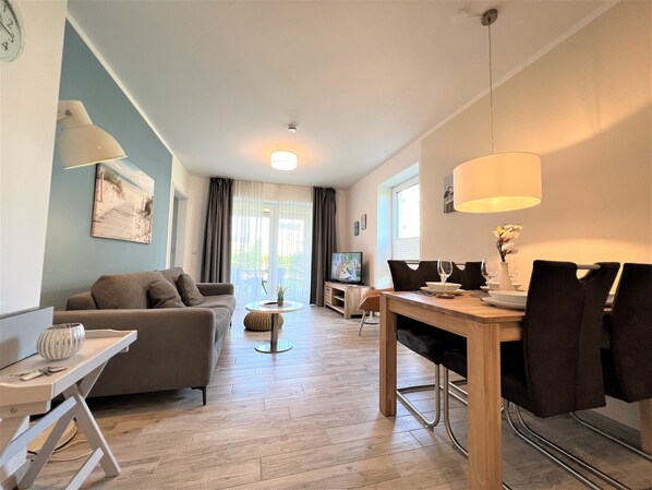 Télévision, lecteur de DVD, chaßne hi-fi