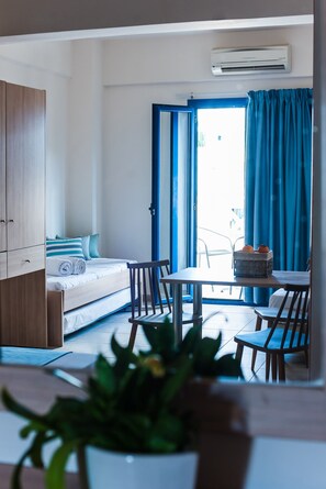Standard Quadruple Studio | Desk, laptop workspace, iron/ironing board, free cribs/infant beds - Ilios Malia Hotel Resort (Hersonissos)