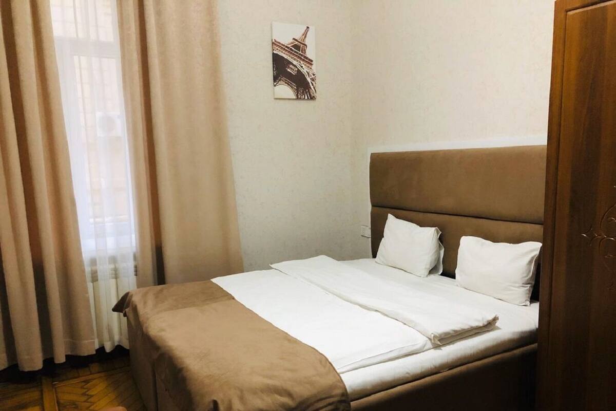 Double Room with Detached Private Bathroom | WiFi (free)