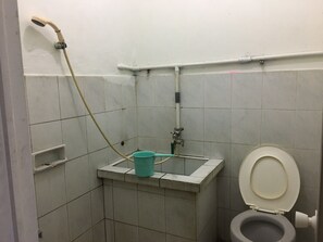 Bathroom - Hotel Matahari (Surakarta)