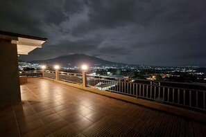 Terrace/patio - Villa Istana (Batu)