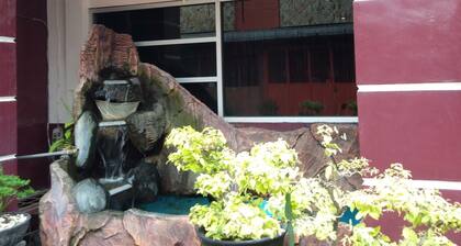 First Inn Hotel