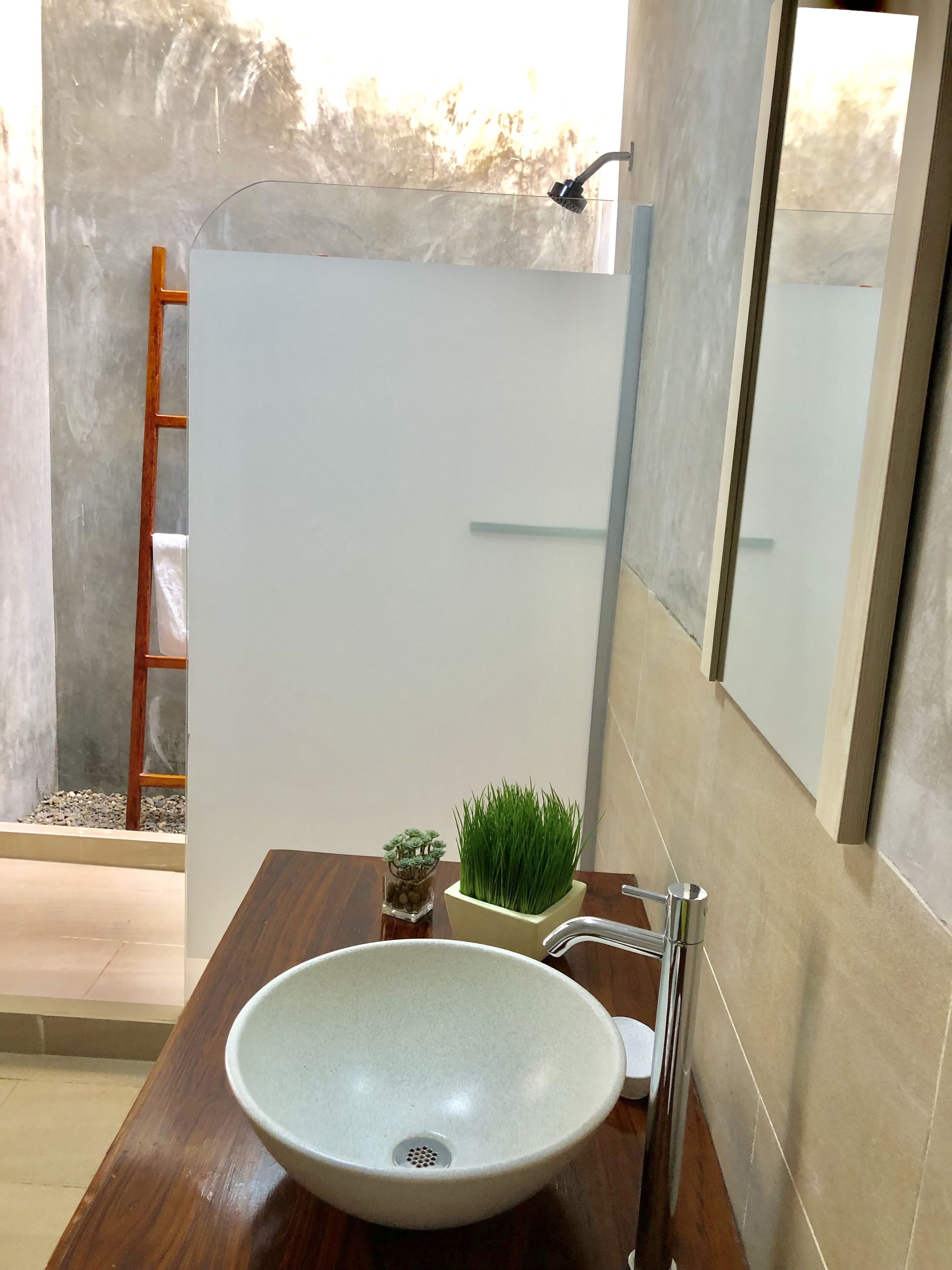 family quadruple room, sea view (1) | bathroom | shower, free toiletries, towels