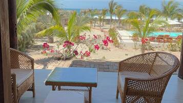 Habitación cuádruple familiar, vista al mar (1) | Minibar, caja de seguridad en la habitación, camas extra y wifi gratis