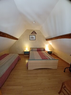 4 chambres, fer et planche Ă repasser, Wi-Fi gratuit
