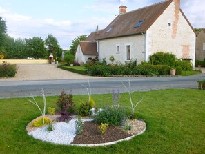 المنطقة المحيطة بالمنشأة