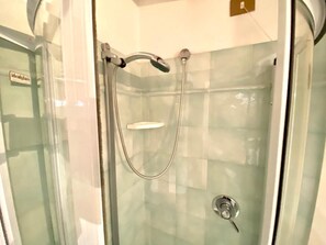 Apartment, 1 Schlafzimmer | Dusche im Bad