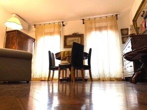 Apartment, 1 Bedroom | In-room dining - Corte Galluzzi (Bologna)