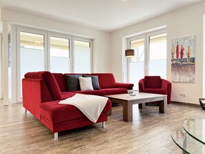 Fernseher, DVD-Player, Stereoanlage