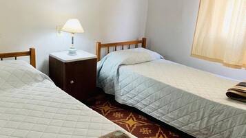 Decoración personalizada, muebles diferentes y wifi gratis
