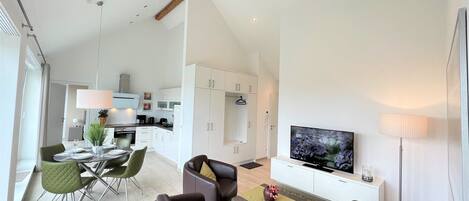 Fernseher, Stereoanlage