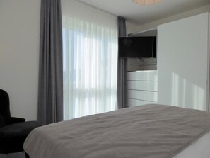 2 عدّة غرف نوم ومكواة/لوح كي وسرير سفر وواي فاي مجانًا