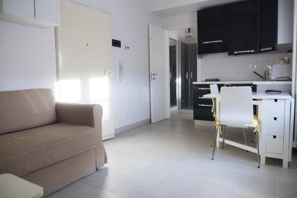 Apartment, 1 Bedroom | Living area | Flat-screen TV - Casa Bella San Martino (Bologna)