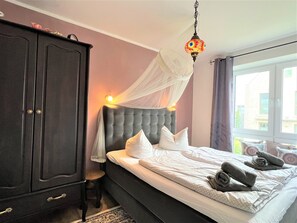 3 عدّة غرف نوم ومكواة/لوح كي وسرير سفر وواي فاي مجانًا