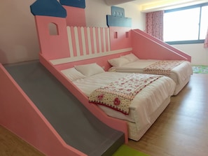 Familien-Vierbettzimmer | Ausblick vom Zimmer