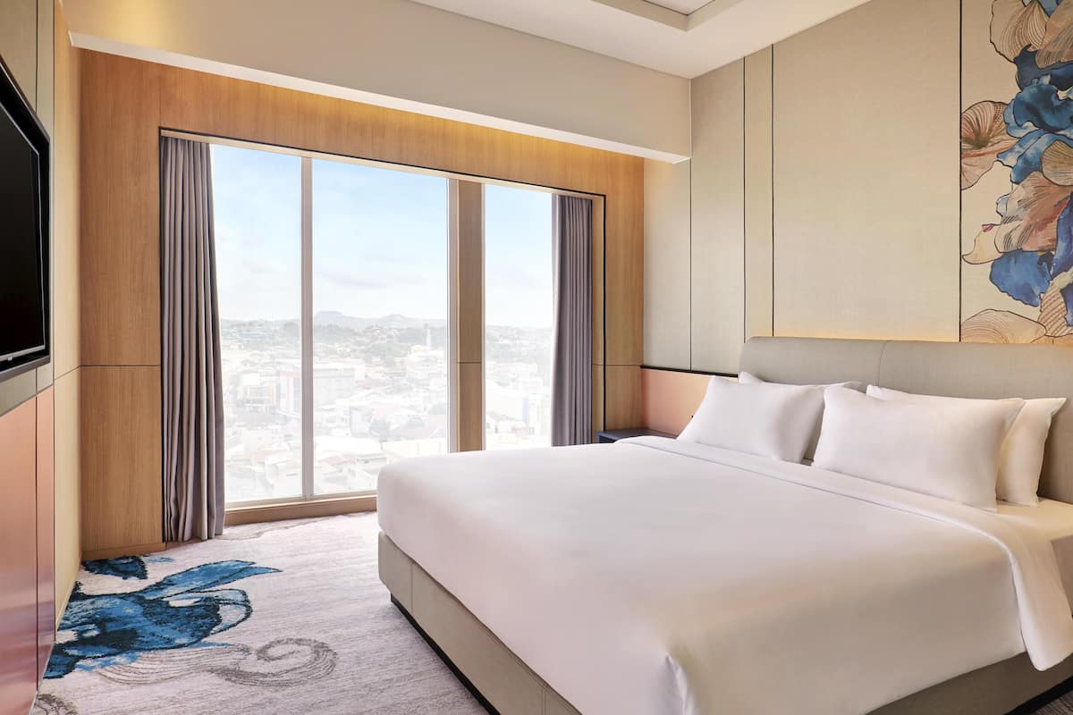 Caja fuerte, escritorio, espacio para trabajar con un portátil