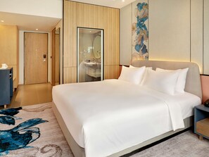 Superior Room, 1 King Bed | In-room safe, desk, laptop workspace, blackout curtains - Mercure Samarinda (Samarinda)