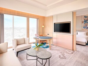 Deluxe Suite, 1 King Bed, River View | In-room safe, desk, laptop workspace, blackout drapes