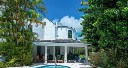 Expansive views of the south coast shopping and entertainment all within 10 min walk.