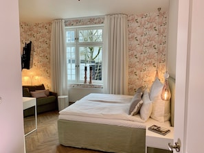 Egyptian cotton sheets, premium bedding, individually decorated