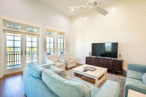 TV, stereo - Newer home in gated community with Bay View. Lots of amenities. (Port St Joe)