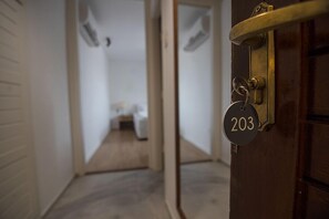 Double Room, Private Bathroom | Individually decorated, individually furnished, desk, soundproofing