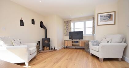 The Parlour , Emsworth - a barn conversion that sleeps 6 guests in 3 bedrooms