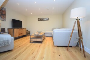 Smart TV, fireplace - The Dairy , Emsworth  -  a barn conversion that sleeps 4 guests  in 2 bedrooms (Emsworth)