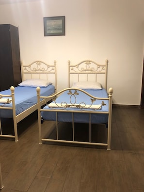 Classic Shared Dormitory, Mixed Dorm (4 Bed)