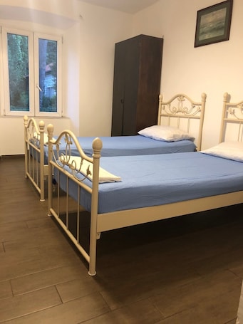 Classic Triple Room, Private Bathroom | Free WiFi, bed sheets