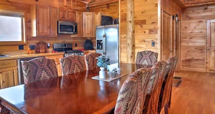 Stunning Cabin w/ Huge Deck & Amazing River Valley Views - WIFI