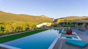 3 outdoor pools, pool umbrellas, sun loungers