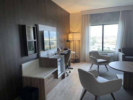 Wyndham Garden Orlando Universal I Drive - Image 1