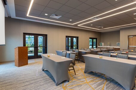 Wyndham Garden Orlando Universal I Drive - Image 22