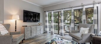 46 Ocean Breeze: Luxury Villa, Newly Updated, Pet Friendly, Free Bikes