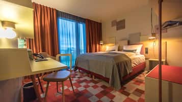 Standard Double Room | In-room safe, soundproofing, free WiFi, bed sheets