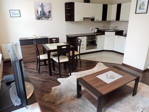 In-room dining - Gdańskie Apartamenty - Długa (Gdansk)