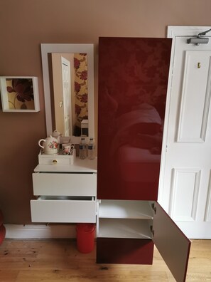 Comfort Double Room, 1 King Bed | Blackout drapes, iron/ironing board, free WiFi, bed sheets