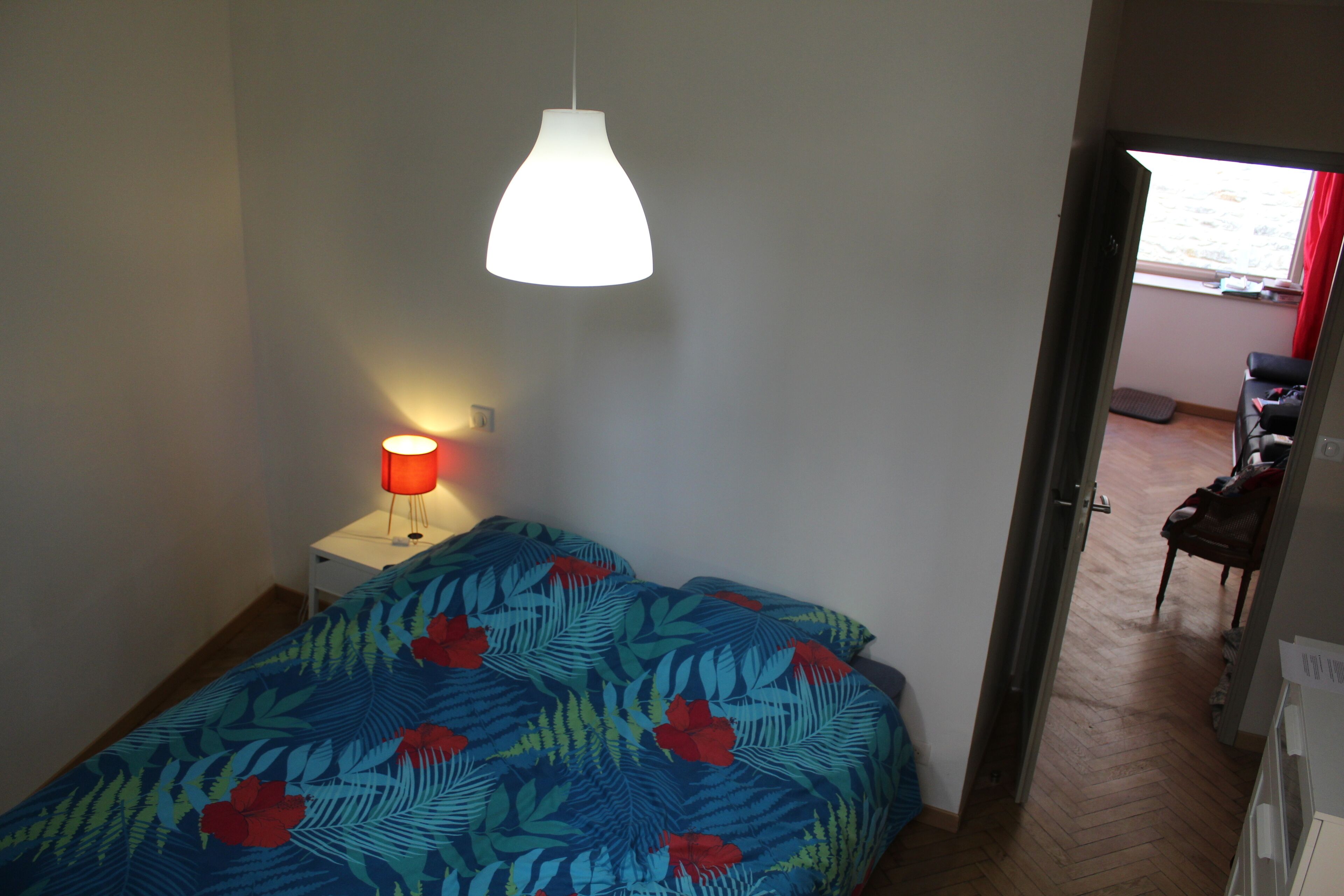 1 Schlafzimmer, Schreibtisch, Bügeleisen/Bügelbrett, Reisekinderbett