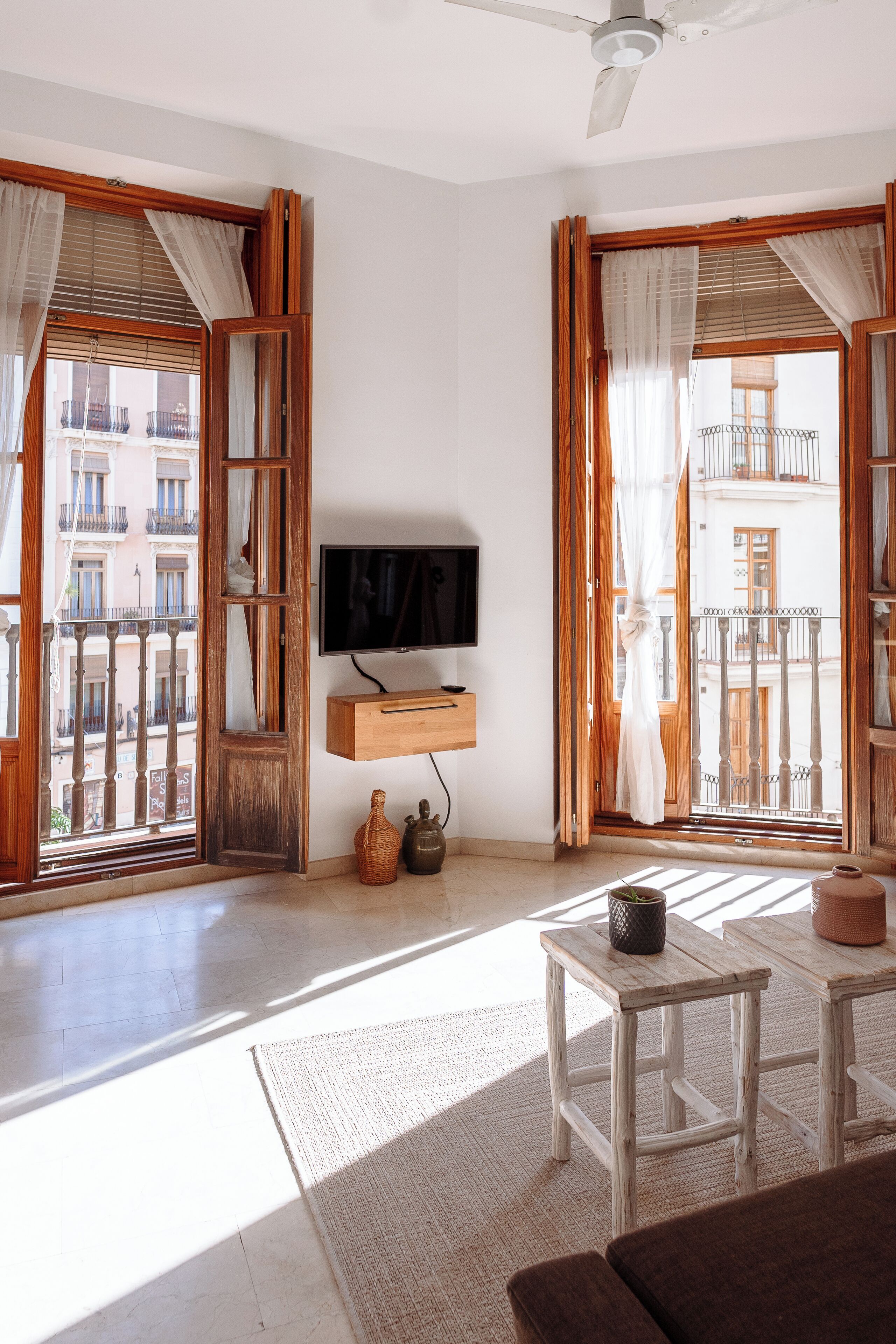 Una Smart TV, libros