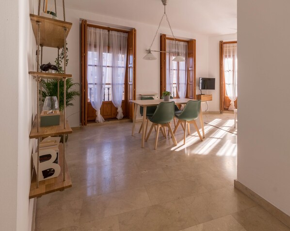 Dining - Amazing Shiny Apartment! An amazing choice for friends and families! (València)