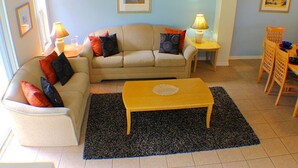 Living room - Emerald Island-ru306 (Kissimmee)