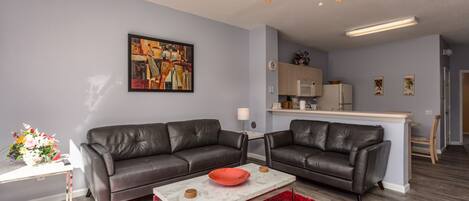 Villa (3 Bedrooms) | Living room